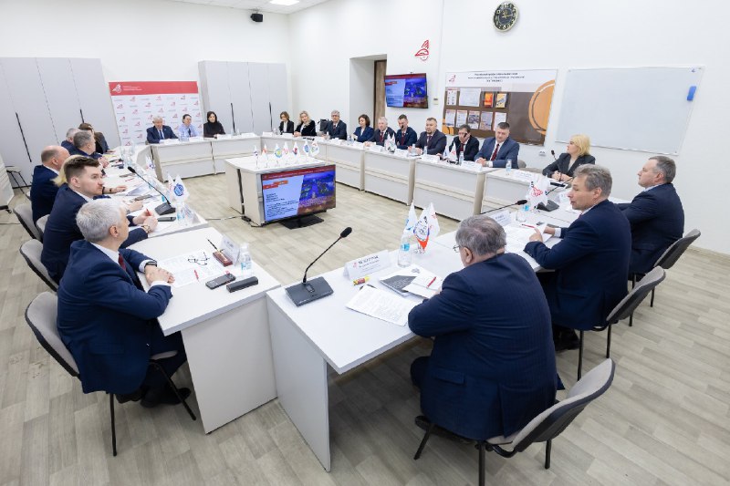 В Петербурге обсуждают эффективность профсоюзной работы на Октябрьской магистрали