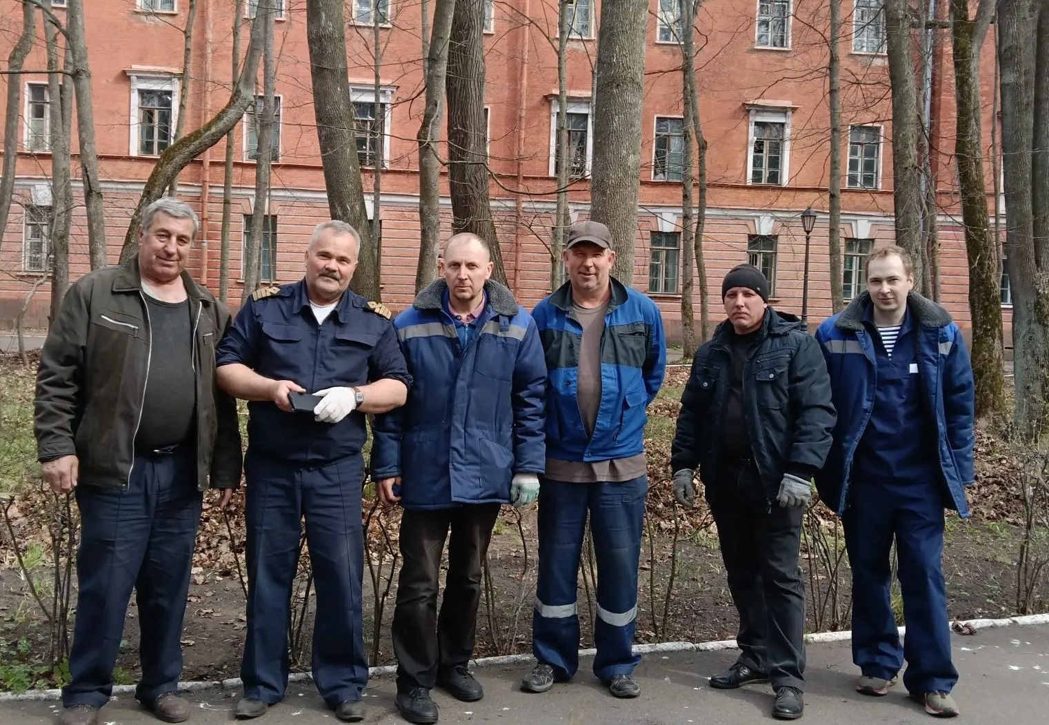 Кронштадт: профсоюз пригласил на субботник