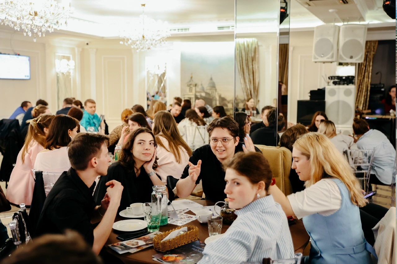 Интеллектуальный Первомай: как профсоюзная молодёжь Петербурга и Ленобласти сразилась в квизе